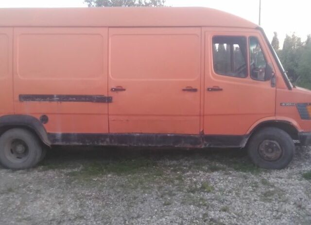 Оранжевый Мерседес Т-мод, объемом двигателя 0 л и пробегом 500 тыс. км за 1000 $, фото 4 на Automoto.ua