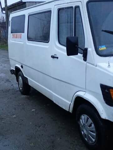 Белый Мерседес T1, объемом двигателя 2.3 л и пробегом 550 тыс. км за 2550 $, фото 5 на Automoto.ua