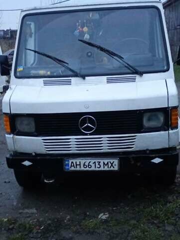 Белый Мерседес T1, объемом двигателя 2.3 л и пробегом 550 тыс. км за 2550 $, фото 4 на Automoto.ua