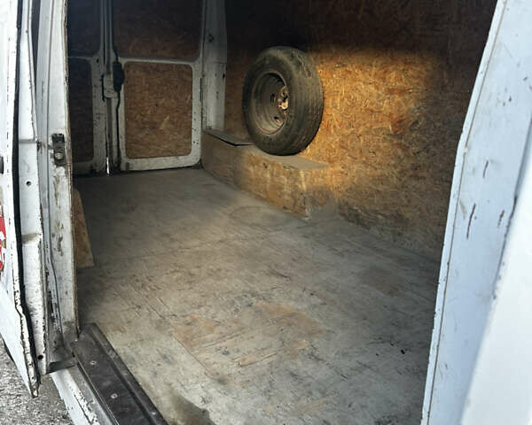 Белый Мерседес T1, объемом двигателя 2.87 л и пробегом 500 тыс. км за 2900 $, фото 9 на Automoto.ua