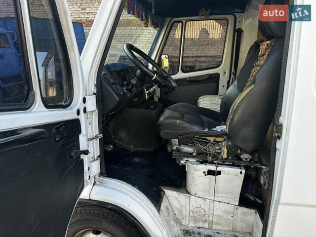 Белый Мерседес T1, объемом двигателя 2.87 л и пробегом 500 тыс. км за 2900 $, фото 12 на Automoto.ua