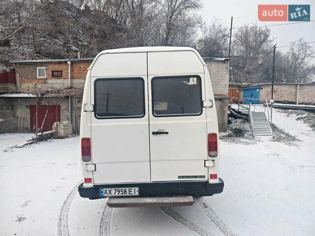 Белый Мерседес T1, объемом двигателя 2.3 л и пробегом 828 тыс. км за 4000 $, фото 3 на Automoto.ua