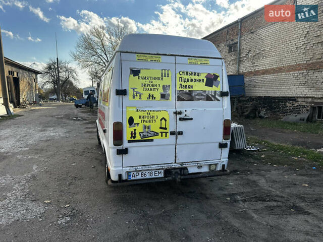 Белый Мерседес T1, объемом двигателя 2.87 л и пробегом 500 тыс. км за 2900 $, фото 4 на Automoto.ua