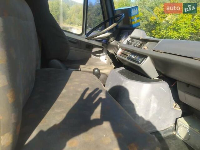 Мерседес T1 1994 в Путиле на Automoto.ua Белый Мерседес T1, объемом двигателя 2.3 л и пробегом 560 тыс. км за 2400 $, фото 12 на Automoto.ua