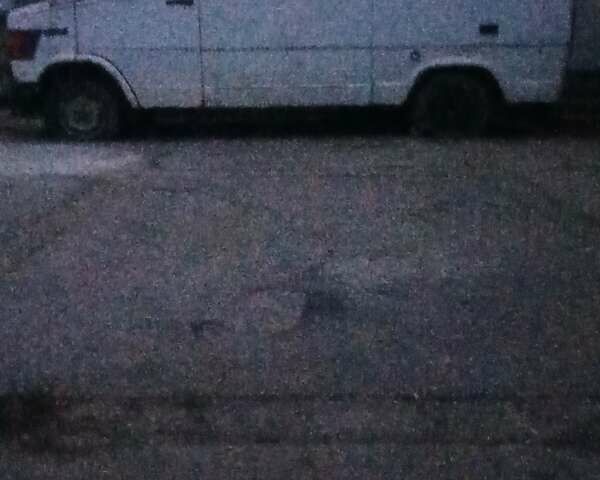Білий Мерседес T1, об'ємом двигуна 2.3 л та пробігом 100 тис. км за 1600 $, фото 1 на Automoto.ua