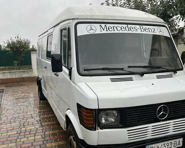Білий Мерседес T1, об'ємом двигуна 2.9 л та пробігом 433 тис. км за 3600 $, фото 1 на Automoto.ua