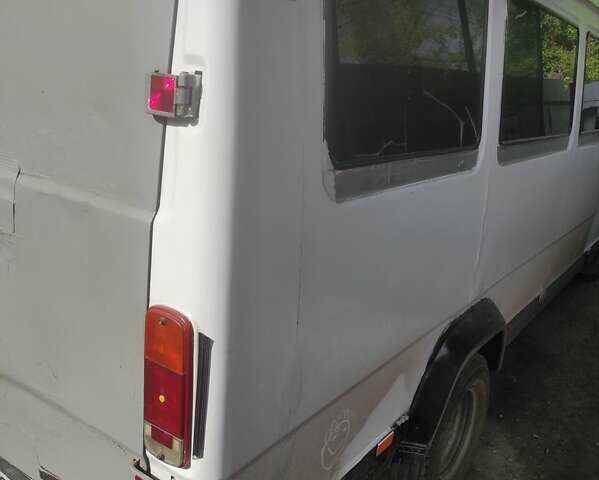 Білий Мерседес T1, об'ємом двигуна 2.9 л та пробігом 2 тис. км за 7000 $, фото 1 на Automoto.ua