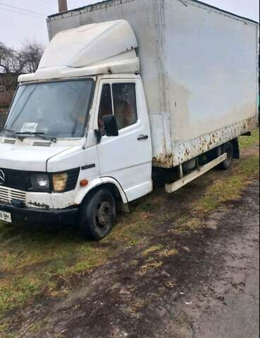 Белый Мерседес T1, объемом двигателя 2.9 л и пробегом 400 тыс. км за 2500 $, фото 2 на Automoto.ua