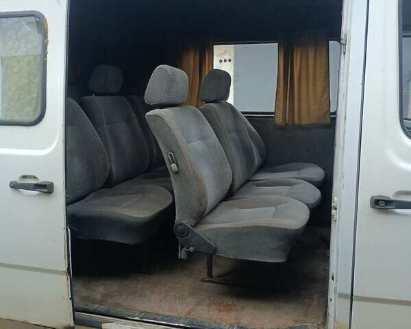 Белый Мерседес T1, объемом двигателя 2.8 л и пробегом 370 тыс. км за 2300 $, фото 9 на Automoto.ua