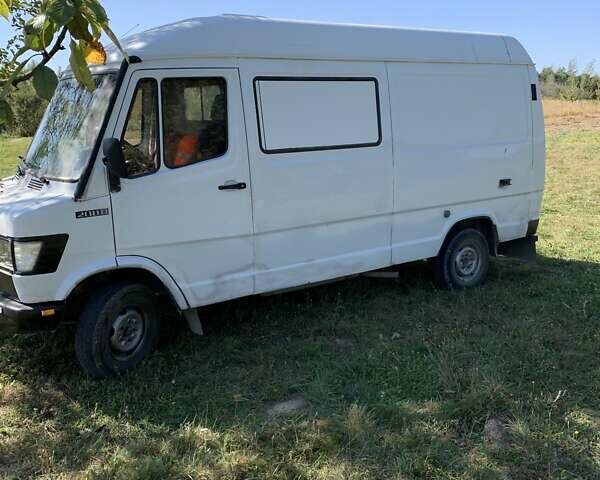Белый Мерседес T1, объемом двигателя 2.3 л и пробегом 720 тыс. км за 2500 $, фото 4 на Automoto.ua