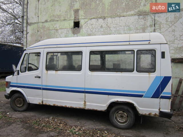 Белый Мерседес T1, объемом двигателя 2.87 л и пробегом 300 тыс. км за 1690 $, фото 1 на Automoto.ua