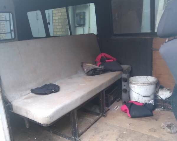 Білий Мерседес T1, об'ємом двигуна 2.87 л та пробігом 300 тис. км за 2300 $, фото 6 на Automoto.ua