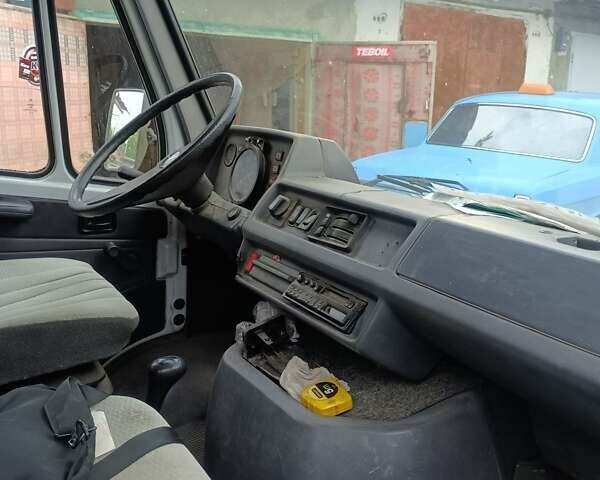 Белый Мерседес T1, объемом двигателя 2.8 л и пробегом 370 тыс. км за 2300 $, фото 10 на Automoto.ua