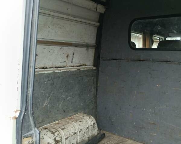 Белый Мерседес T1, объемом двигателя 2.8 л и пробегом 370 тыс. км за 2300 $, фото 7 на Automoto.ua