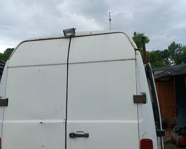 Белый Мерседес T1, объемом двигателя 2.8 л и пробегом 370 тыс. км за 2300 $, фото 5 на Automoto.ua