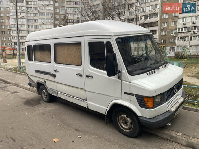 Білий Мерседес T1, об'ємом двигуна 2.9 л та пробігом 600 тис. км за 2800 $, фото 1 на Automoto.ua