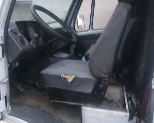 Белый Мерседес T1, объемом двигателя 2.9 л и пробегом 754 тыс. км за 2800 $, фото 6 на Automoto.ua