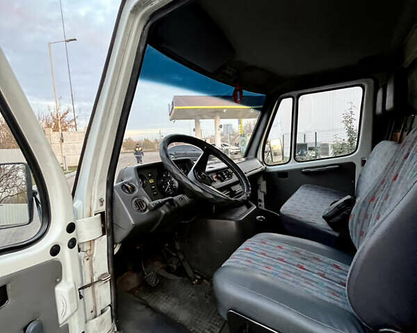 Белый Мерседес T1, объемом двигателя 2.87 л и пробегом 529 тыс. км за 5300 $, фото 7 на Automoto.ua