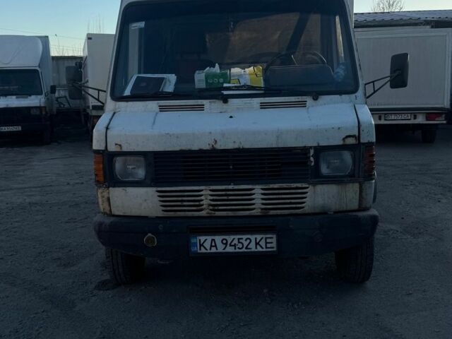 Білий Мерседес T1, об'ємом двигуна 2.87 л та пробігом 374 тис. км за 2500 $, фото 1 на Automoto.ua