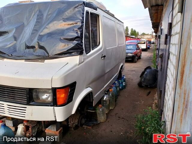 Белый Мерседес T1, объемом двигателя 2.9 л и пробегом 600 тыс. км за 2500 $, фото 10 на Automoto.ua