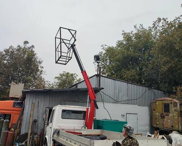 Білий Мерседес T1, об'ємом двигуна 2.9 л та пробігом 500 тис. км за 17500 $, фото 1 на Automoto.ua