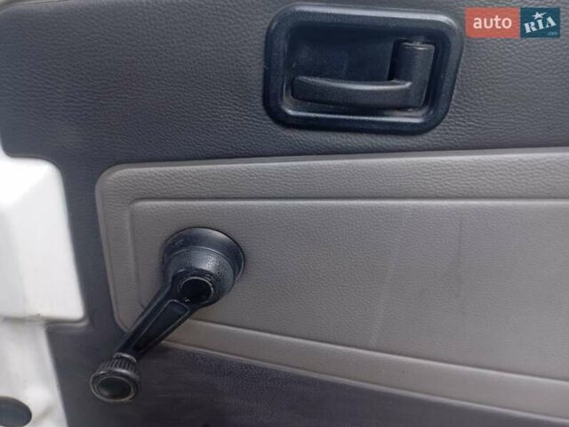 Білий Мерседес T1, об'ємом двигуна 2.9 л та пробігом 125 тис. км за 2900 $, фото 5 на Automoto.ua
