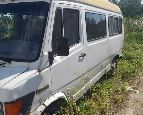 Білий Мерседес T1, об'ємом двигуна 2.3 л та пробігом 500 тис. км за 850 $, фото 4 на Automoto.ua