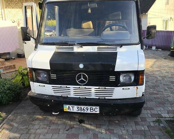Белый Мерседес T1, объемом двигателя 2.3 л и пробегом 560 тыс. км за 2500 $, фото 3 на Automoto.ua