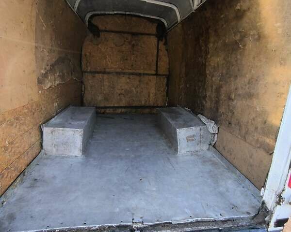 Белый Мерседес T1, объемом двигателя 2.3 л и пробегом 560 тыс. км за 2500 $, фото 4 на Automoto.ua