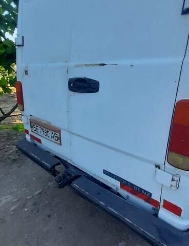 Белый Мерседес T1, объемом двигателя 2.3 л и пробегом 500 тыс. км за 2200 $, фото 2 на Automoto.ua