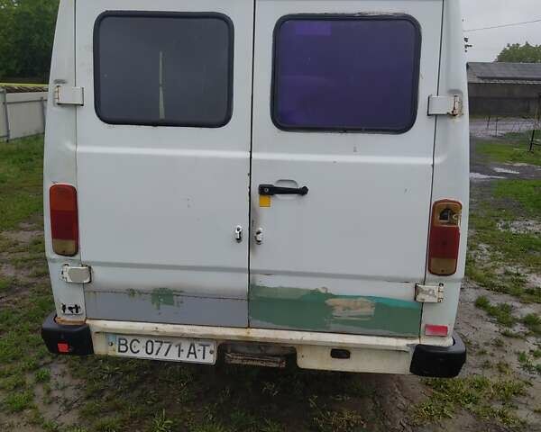 Белый Мерседес T1, объемом двигателя 2.9 л и пробегом 752 тыс. км за 2800 $, фото 4 на Automoto.ua