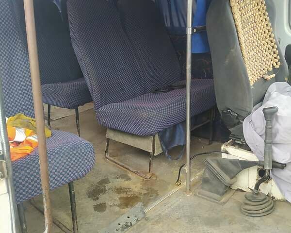 Белый Мерседес T1, объемом двигателя 2.9 л и пробегом 752 тыс. км за 2800 $, фото 7 на Automoto.ua