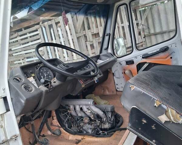 Белый Мерседес T1, объемом двигателя 2.3 л и пробегом 8 тыс. км за 3300 $, фото 6 на Automoto.ua
