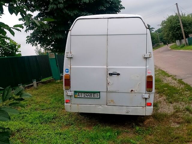 Белый Мерседес T1, объемом двигателя 2.9 л и пробегом 621 тыс. км за 2500 $, фото 2 на Automoto.ua