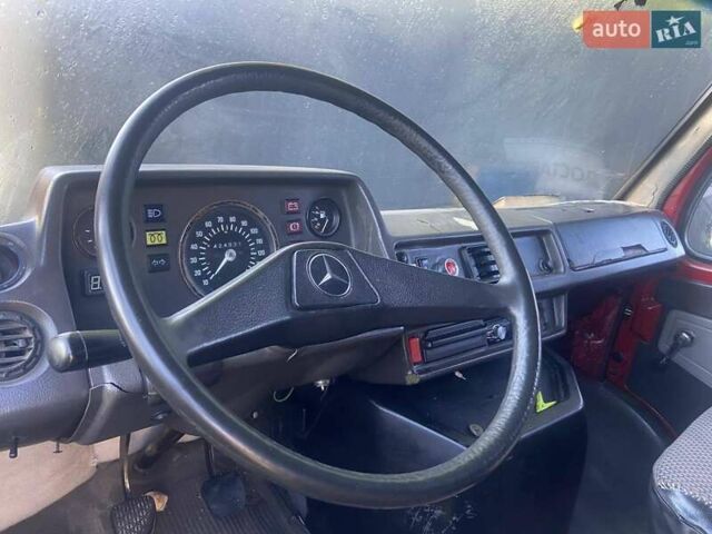 Красный Мерседес T1, объемом двигателя 2.3 л и пробегом 424 тыс. км за 2000 $, фото 2 на Automoto.ua