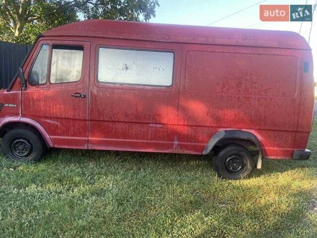 Красный Мерседес T1, объемом двигателя 2.3 л и пробегом 424 тыс. км за 2000 $, фото 3 на Automoto.ua