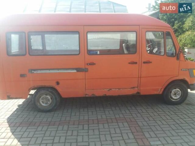 Красный Мерседес T1, объемом двигателя 2.9 л и пробегом 378 тыс. км за 1800 $, фото 4 на Automoto.ua