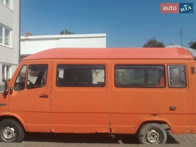 Красный Мерседес T1, объемом двигателя 2.9 л и пробегом 378 тыс. км за 1800 $, фото 5 на Automoto.ua