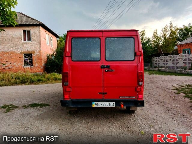 Красный Мерседес T1, объемом двигателя 2.3 л и пробегом 0 тыс. км за 2900 $, фото 2 на Automoto.ua