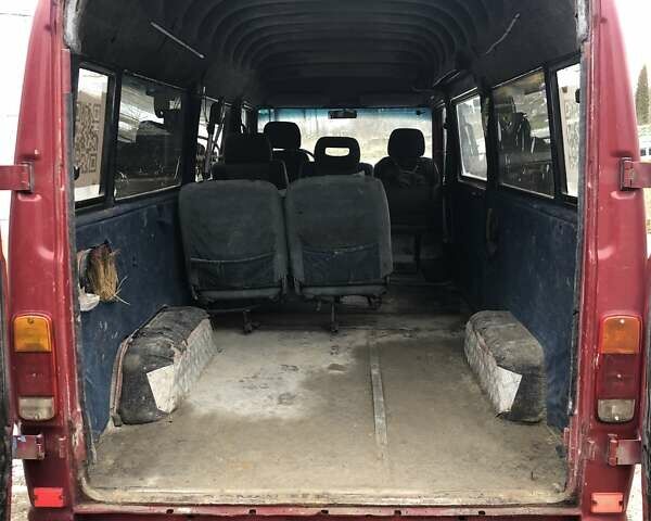 Красный Мерседес T1, объемом двигателя 2.9 л и пробегом 445 тыс. км за 4500 $, фото 6 на Automoto.ua