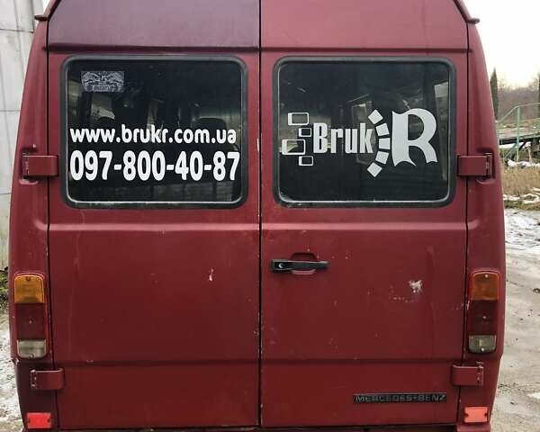 Красный Мерседес T1, объемом двигателя 2.9 л и пробегом 445 тыс. км за 4500 $, фото 5 на Automoto.ua