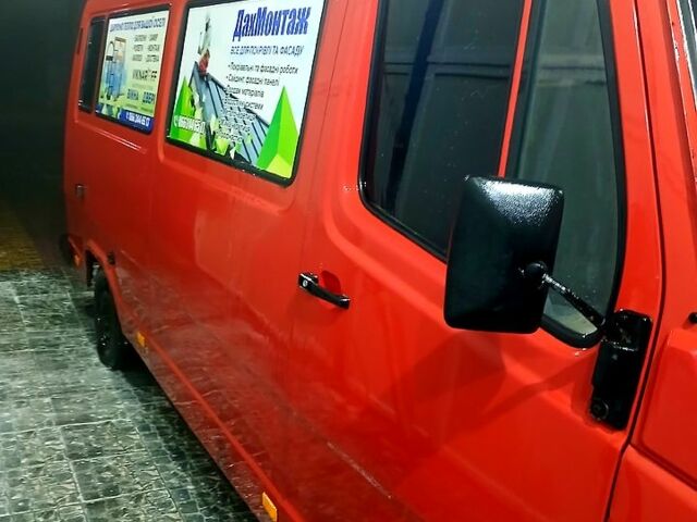 Червоний Мерседес T1, об'ємом двигуна 2.9 л та пробігом 300 тис. км за 2000 $, фото 2 на Automoto.ua