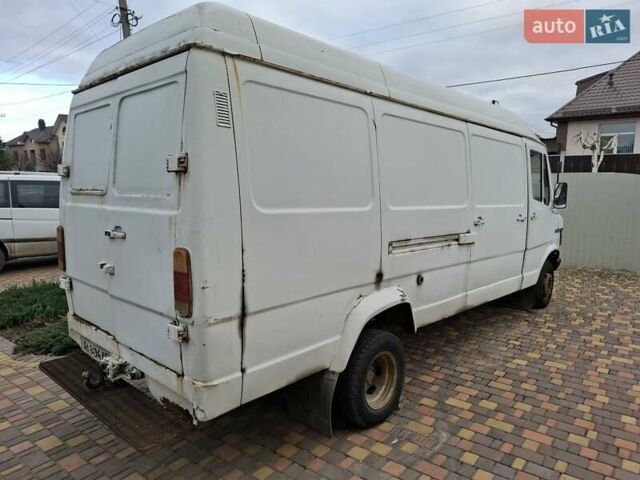 Мерседес T1, объемом двигателя 2.4 л и пробегом 442 тыс. км за 1999 $, фото 3 на Automoto.ua