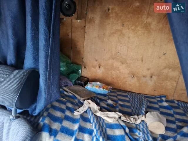 Мерседес T1, объемом двигателя 2.4 л и пробегом 442 тыс. км за 1999 $, фото 17 на Automoto.ua