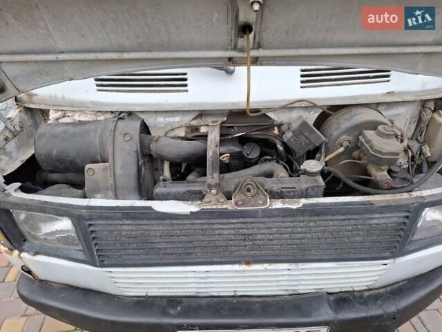 Мерседес T1, объемом двигателя 2.4 л и пробегом 442 тыс. км за 1999 $, фото 12 на Automoto.ua