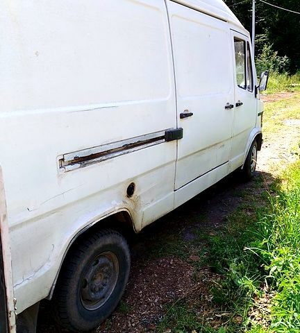 Мерседес T1, объемом двигателя 2.4 л и пробегом 0 тыс. км за 2200 $, фото 4 на Automoto.ua