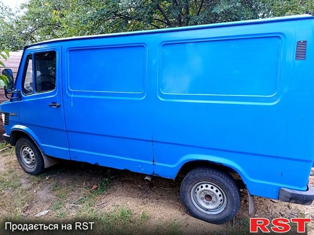 Мерседес T1, объемом двигателя 2.3 л и пробегом 0 тыс. км за 2150 $, фото 1 на Automoto.ua