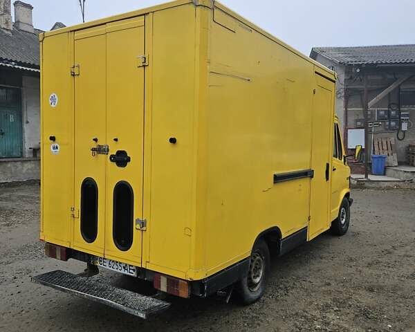 Мерседес T1, объемом двигателя 2.3 л и пробегом 350 тыс. км за 2250 $, фото 3 на Automoto.ua