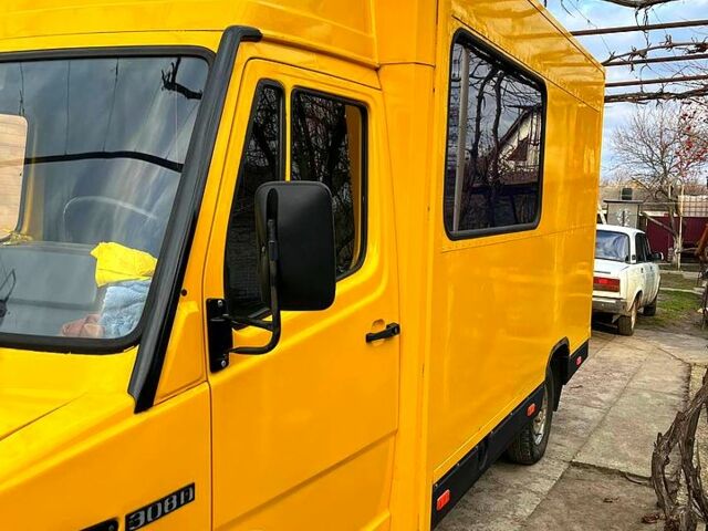Мерседес T1, объемом двигателя 23 л и пробегом 0 тыс. км за 4200 $, фото 2 на Automoto.ua