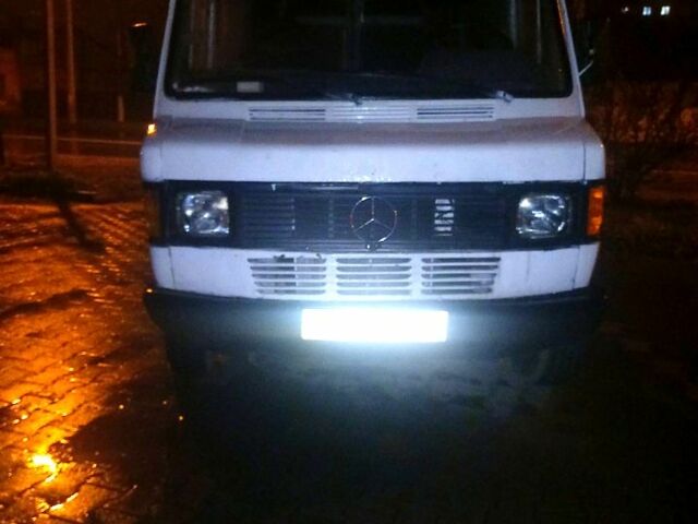 Мерседес T1, объемом двигателя 2.3 л и пробегом 700 тыс. км за 1500 $, фото 1 на Automoto.ua